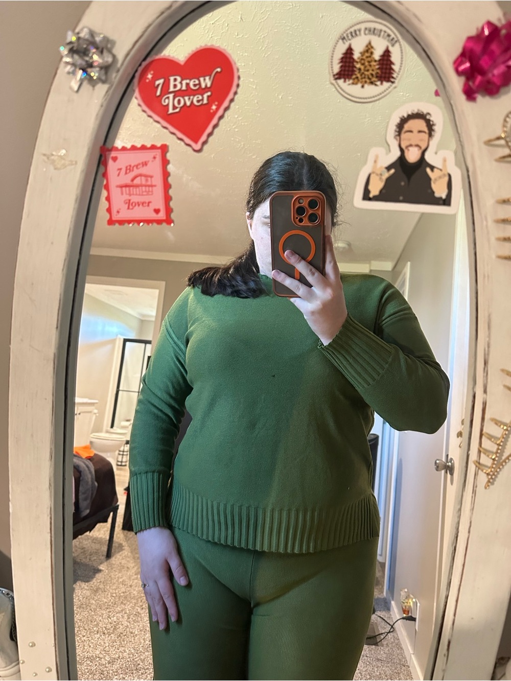 ME Makeover Essentials Olive Green Crewneck Sweater - Picture 1 of 2